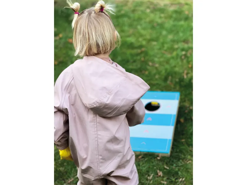 Cornhole and Sling Puck Game "Active“