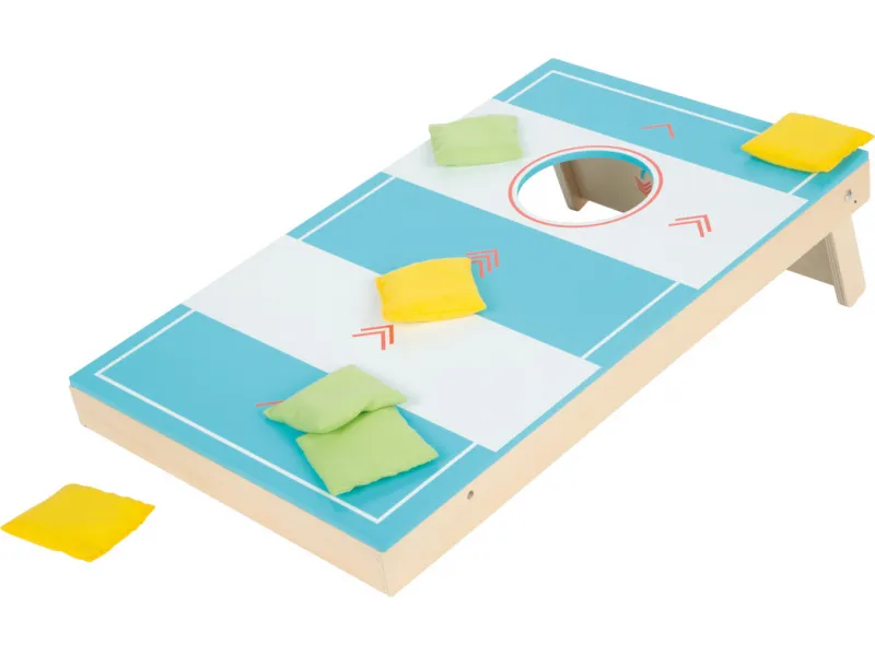 Cornhole and Sling Puck Game "Active“